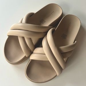 Puffy Strap Sandals